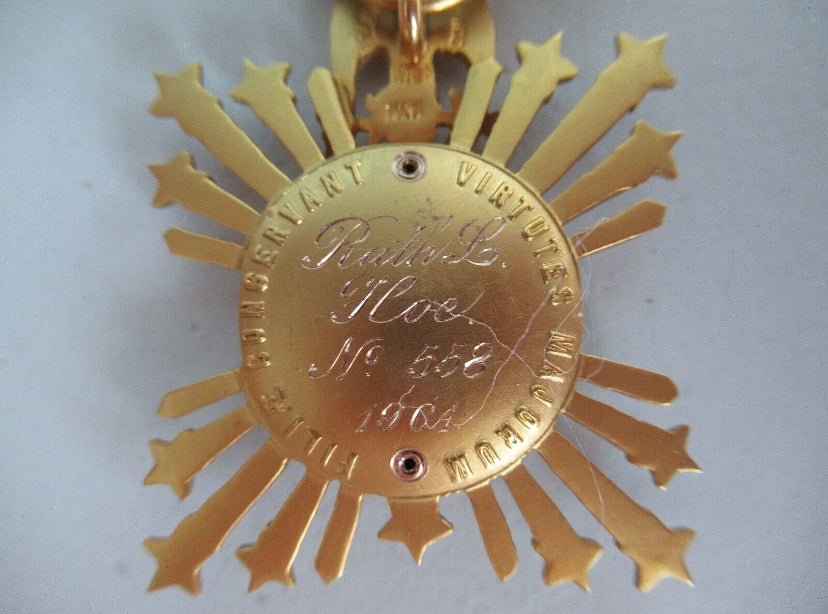 USA SOCIETY BADGE MEDAL SOCIETY OF COLONIAL DAMES. 1891. #558. MADE IN GOLD! RR!