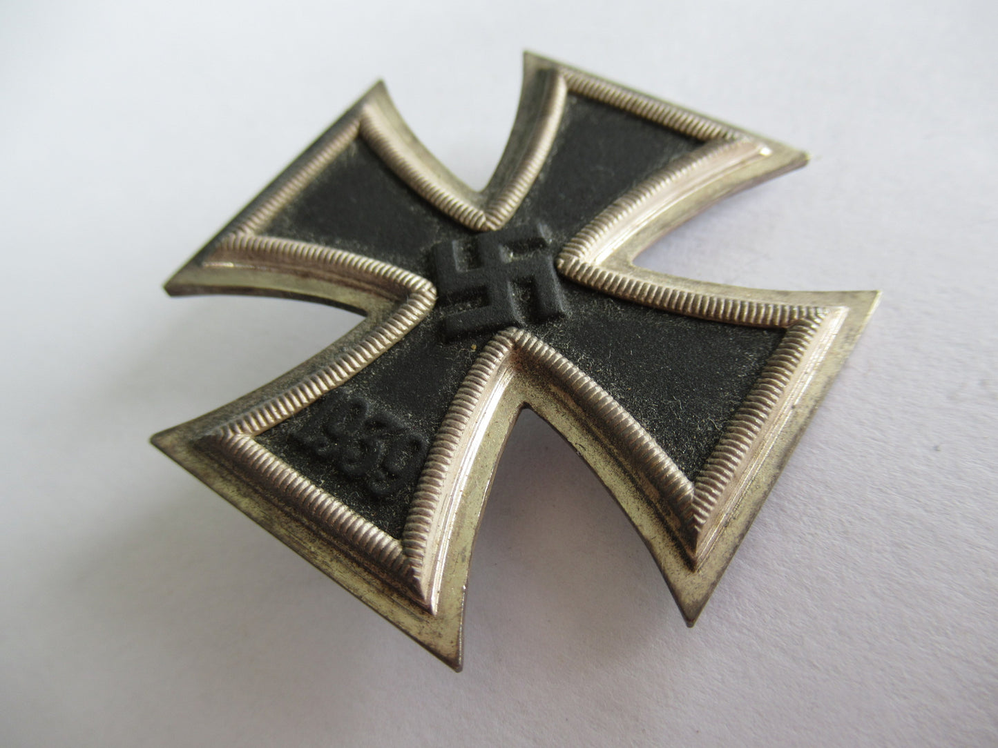 GERMANY III REICH IRON CROSS 1939 1ST CLASS. MARKED "65". BOXED. 23.