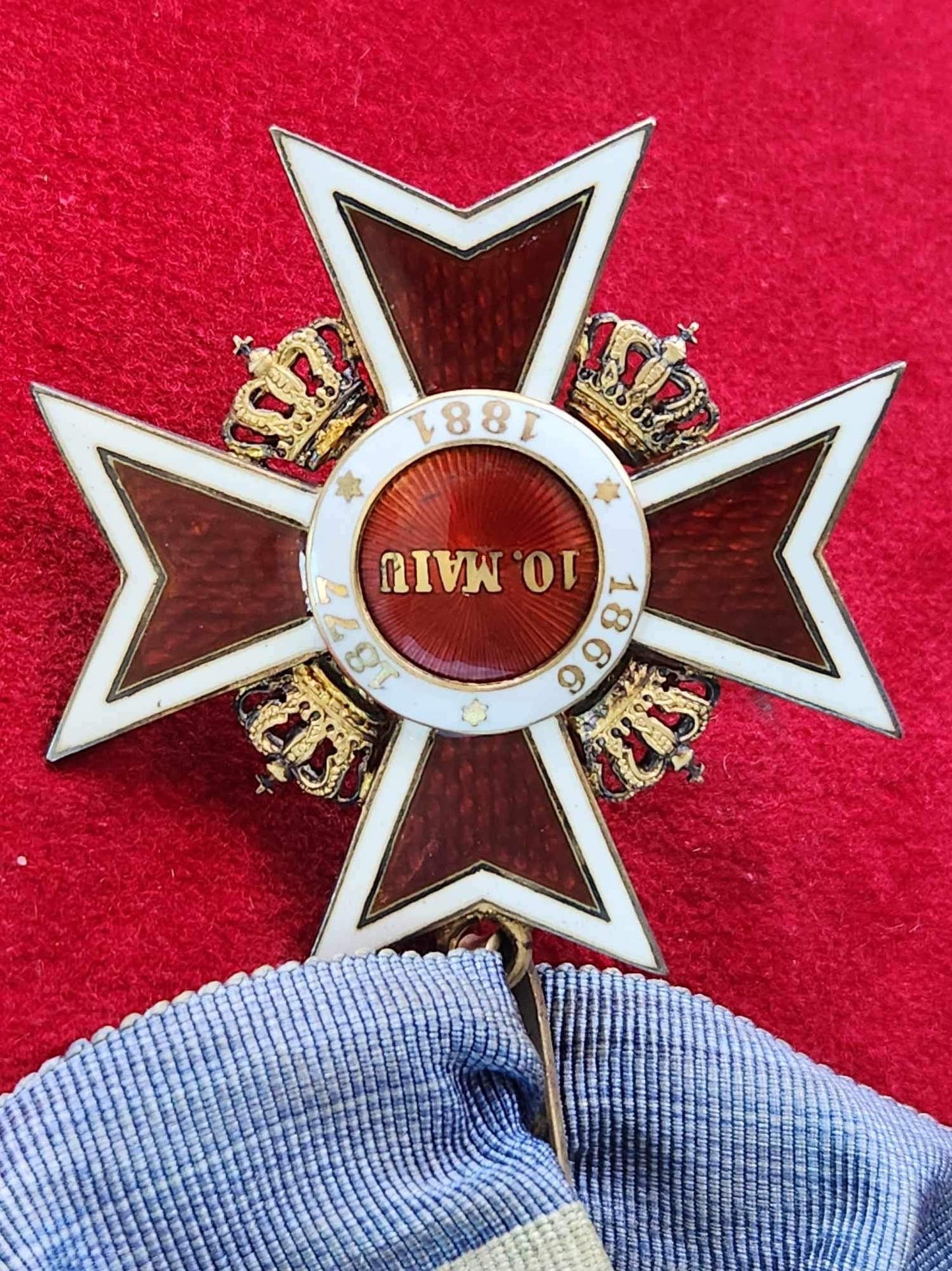 ROMANIA KINGDOM
ORDER OF THE CROWN WITHOUT SWORDS. CIVIL. GRAND OFFICER SET, NECK BADGE, AND BREAST STAR. Silver. Hallmarked
 Made by Weiss. RR! EF