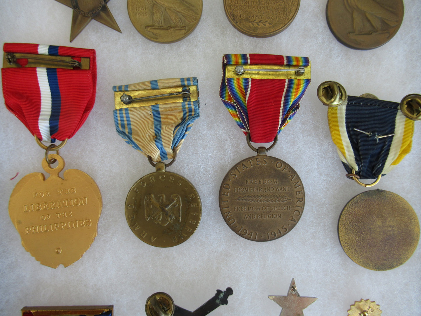 USA GROUP OF MEDALS DOCUMENTS BELONGING TO MAJ. GEN. WALDO FISH INCLUDING HIS NAMED BRONZE STAR, SERVICE RIBBON BAR, OTHER MEDALS AND INSIGNIA. NICE GROUP!