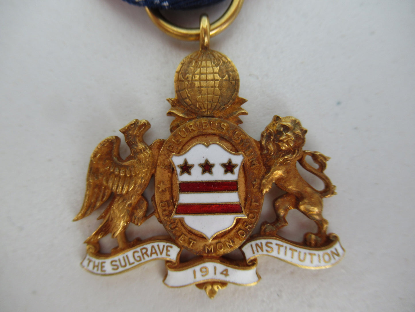 USA SOCIETY BADGE MEDAL. MADE IN GOLD (17.25GRAMS). NAMED. NUMBERED 401. MARKED "TIFFANY & CO. 14K". VERY RARE!
