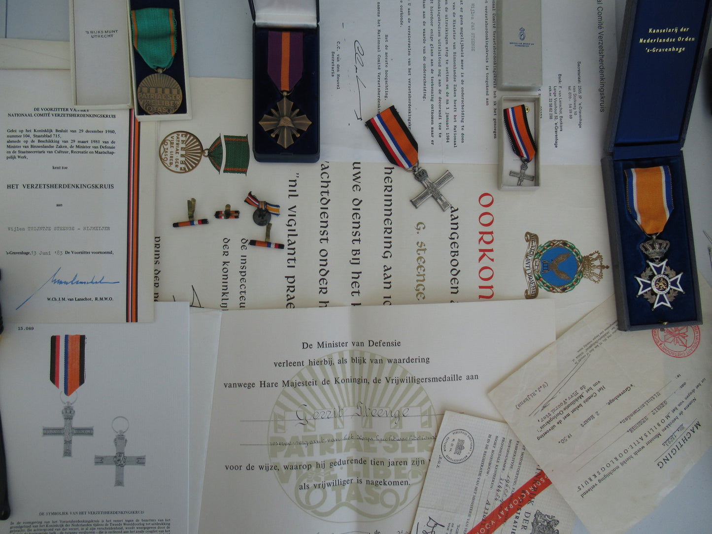 NETHERLANDS GROUP OF MEDALS AND DOCUMENTS BELONING TO TRIJNTJE STEENGE.