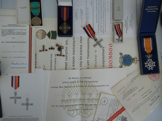 NETHERLANDS GROUP OF MEDALS AND DOCUMENTS BELONING TO TRIJNTJE STEENGE.