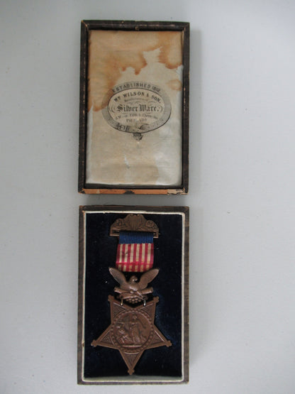 USA MOH MEDAL OF HONOR ARMY MEDAL. TYPE 1. CIVIL WAR PERIOD. Front with box