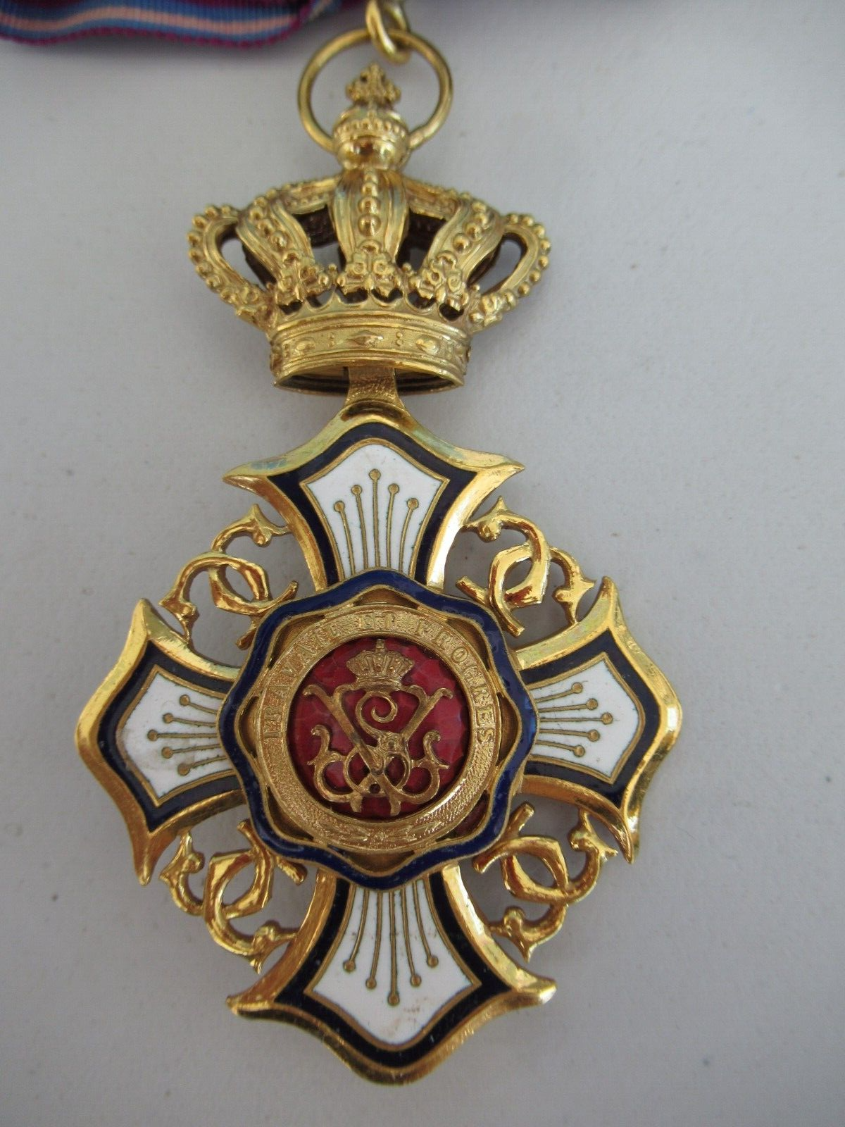 BELGIUM COLONIAL ORDER OF THE LION COMMANDER NECK BADGE . RR!!