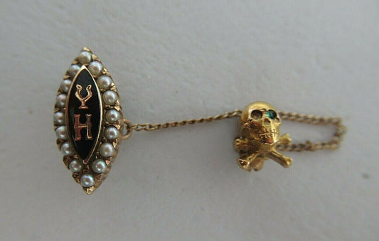 USA FRATERNITY PIN UPSILON NU. MADE IN GOLD. 1930. NAMED. 1564