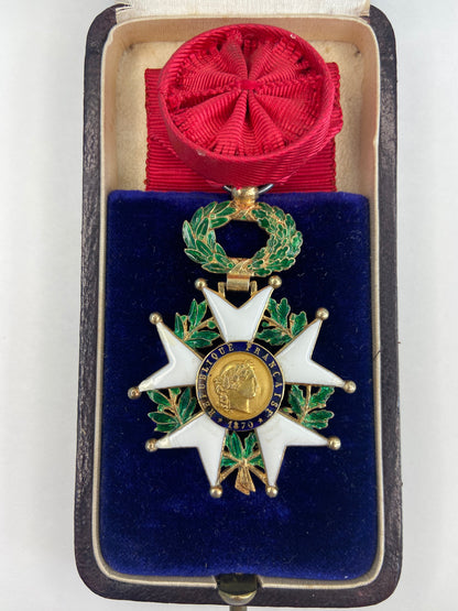 FRANCE ORDER OF THE LEGION OF HONOR OFFICER GRADE. MADE IN GOLD! CASED