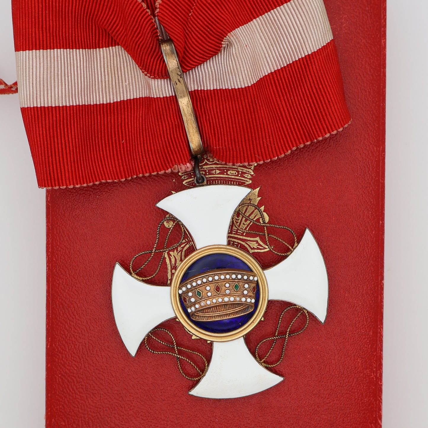 Italy Order of the Crown Commander Neck Badge, Gold, Cased
