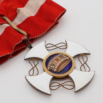 Italy Order of the Crown Commander Neck Badge, Gold, Cased
