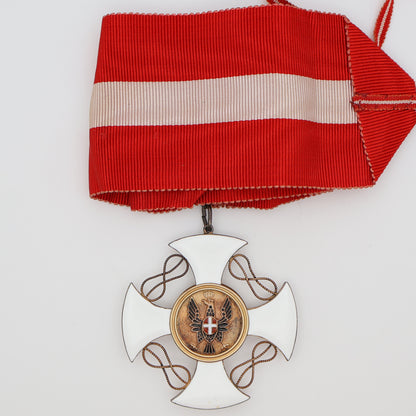 Italy Order of the Crown Commander Neck Badge, Gold, Cased