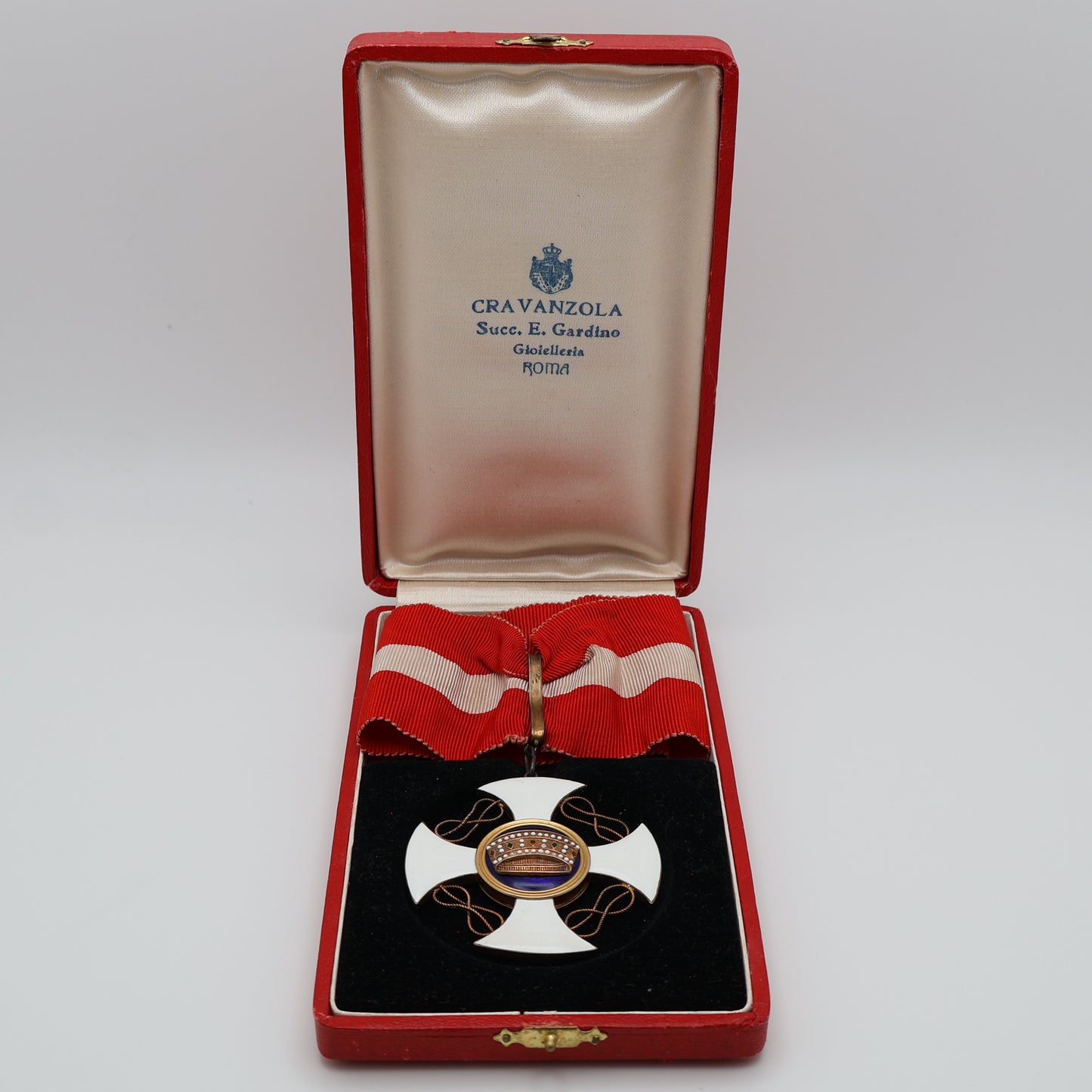Italy Order of the Crown Commander Neck Badge, Gold, Cased