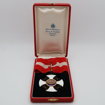 Italy Order of the Crown Commander Neck Badge, Gold, Cased