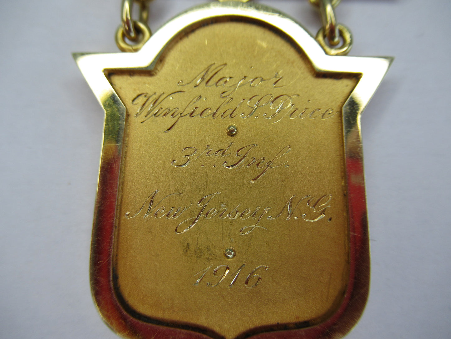 USA GOLD DISTINGUISHED MARKSMAN SHOOTING BADGE AWARDED TO MAJ. WINDFIELD PRICE, 3RD INF. 1916. MADE IN SOLID 14K GOLD.