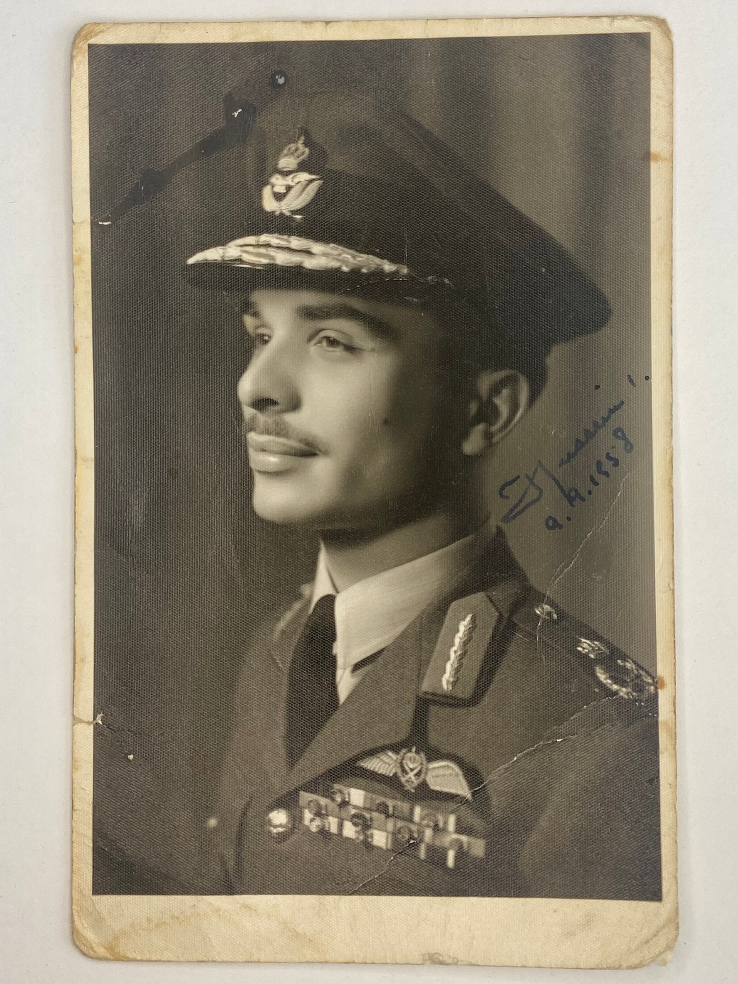 KING HUSSEIN OF JORDAN SIGNED PHOTO