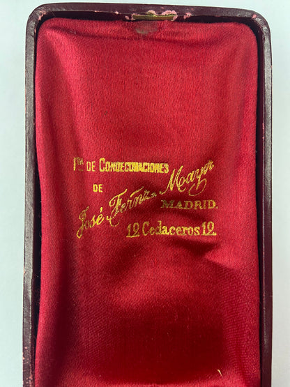 1868 年西班牙军事功绩勋章变更！黄金制成，重 16.5 克！
