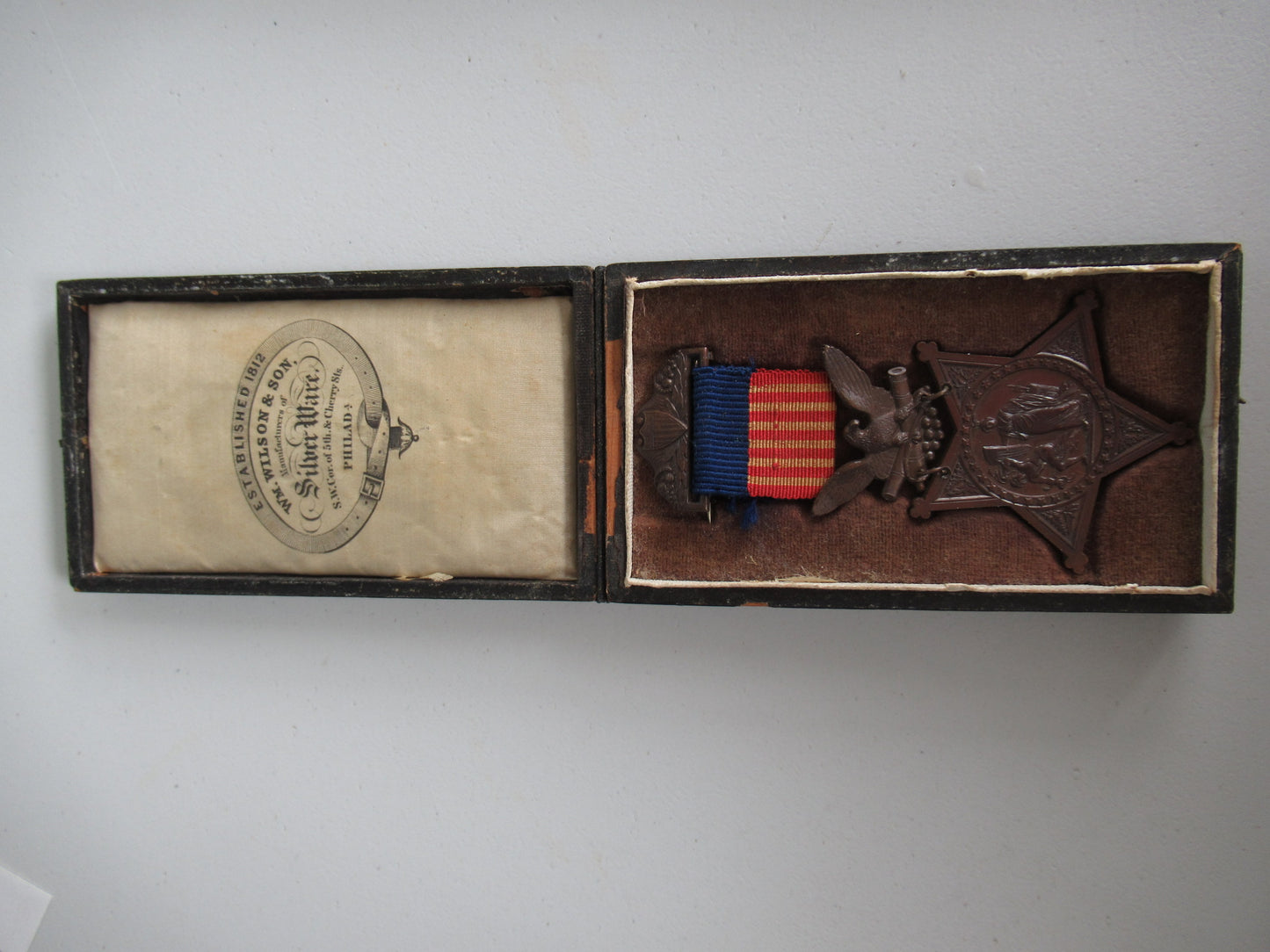 USA MOH MEDAL OF HONOR ARMY MEDAL. TYPE 1. CIVIL WAR PERIOD. NOT NAMED. WITH DESIGNER'S NAME.  IN ORIGINAL CASE! 100% ORIGINAL ISSUE!