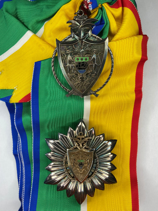 加蓬国家功勋大勋章。稀有的。 EF！