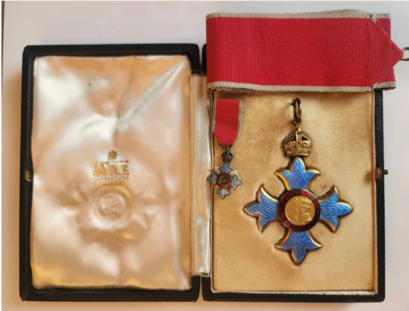 GREAT BRITAIN ORDER OF THE BRITISH EMPIRE C.B.E.. COMES WITH MINIATURE ...