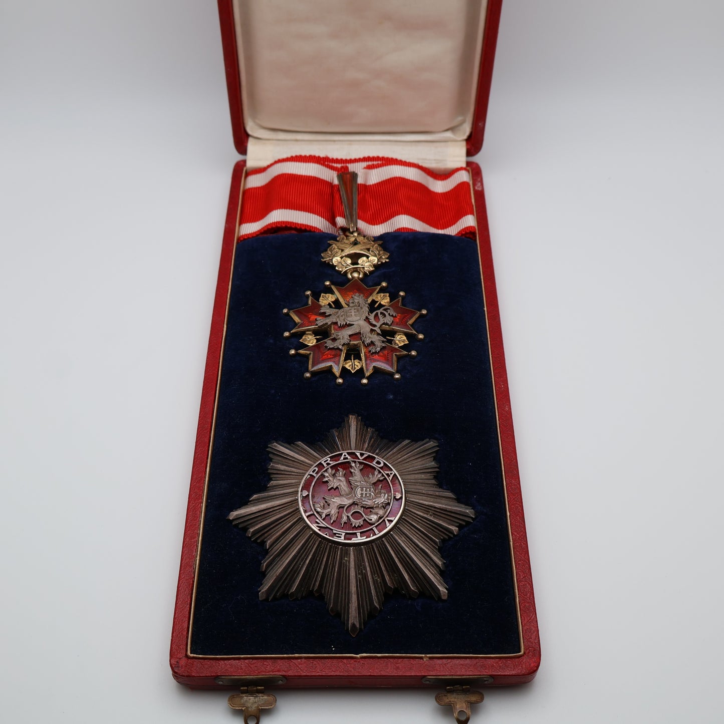 Czechoslovakia Order of the White Lion II Class Set
