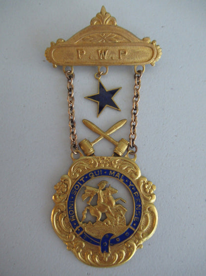 USA SOCIETY BADGE MEDAL FOR THE SONS OF ST. GEORGE. NAMED. NUMBERED 366. MARKED. RARE!