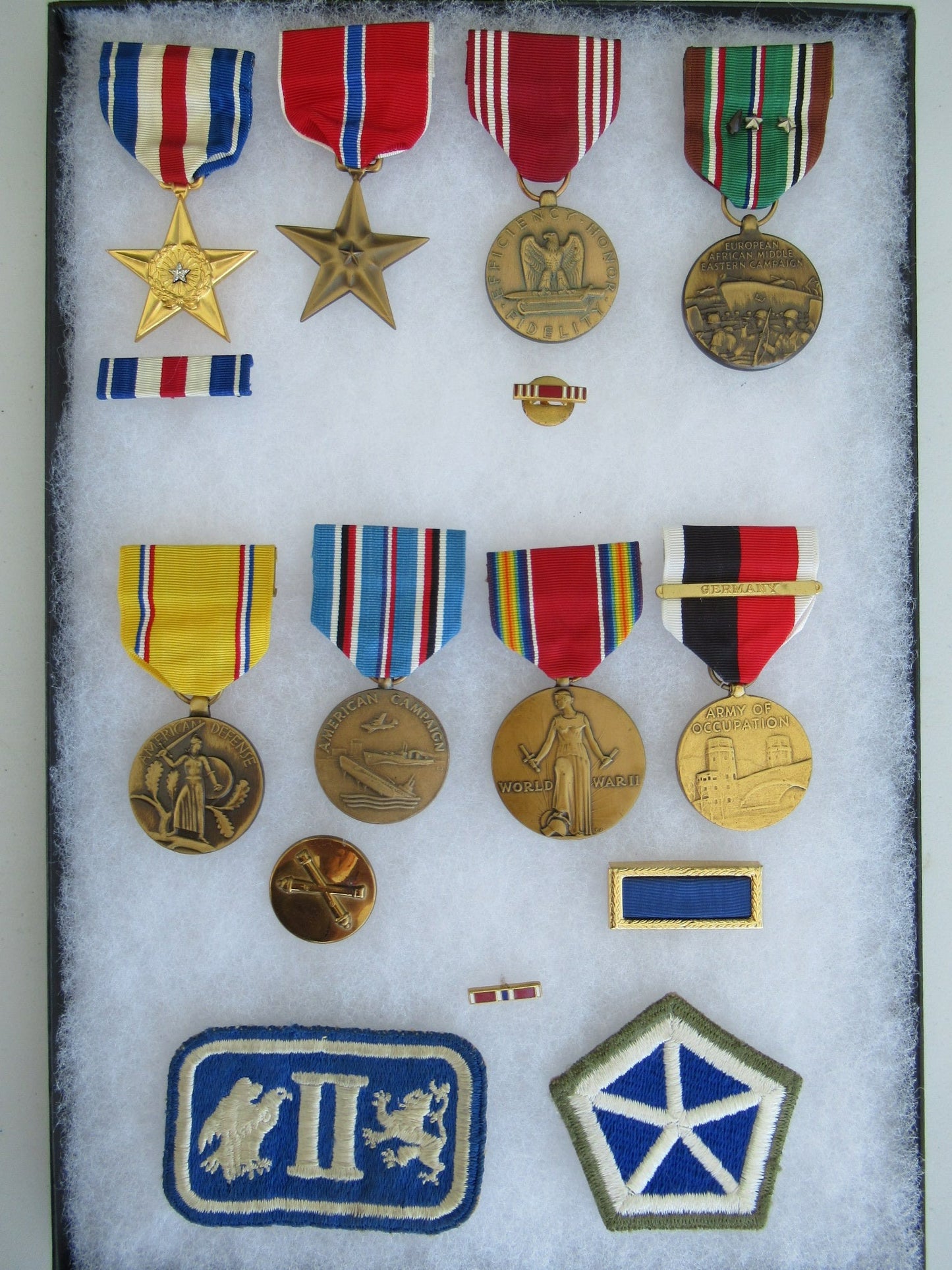 USA GROUP OF MEDALS DOCUMENTS BELONGING TO SGT. JOSEPH POLUS.