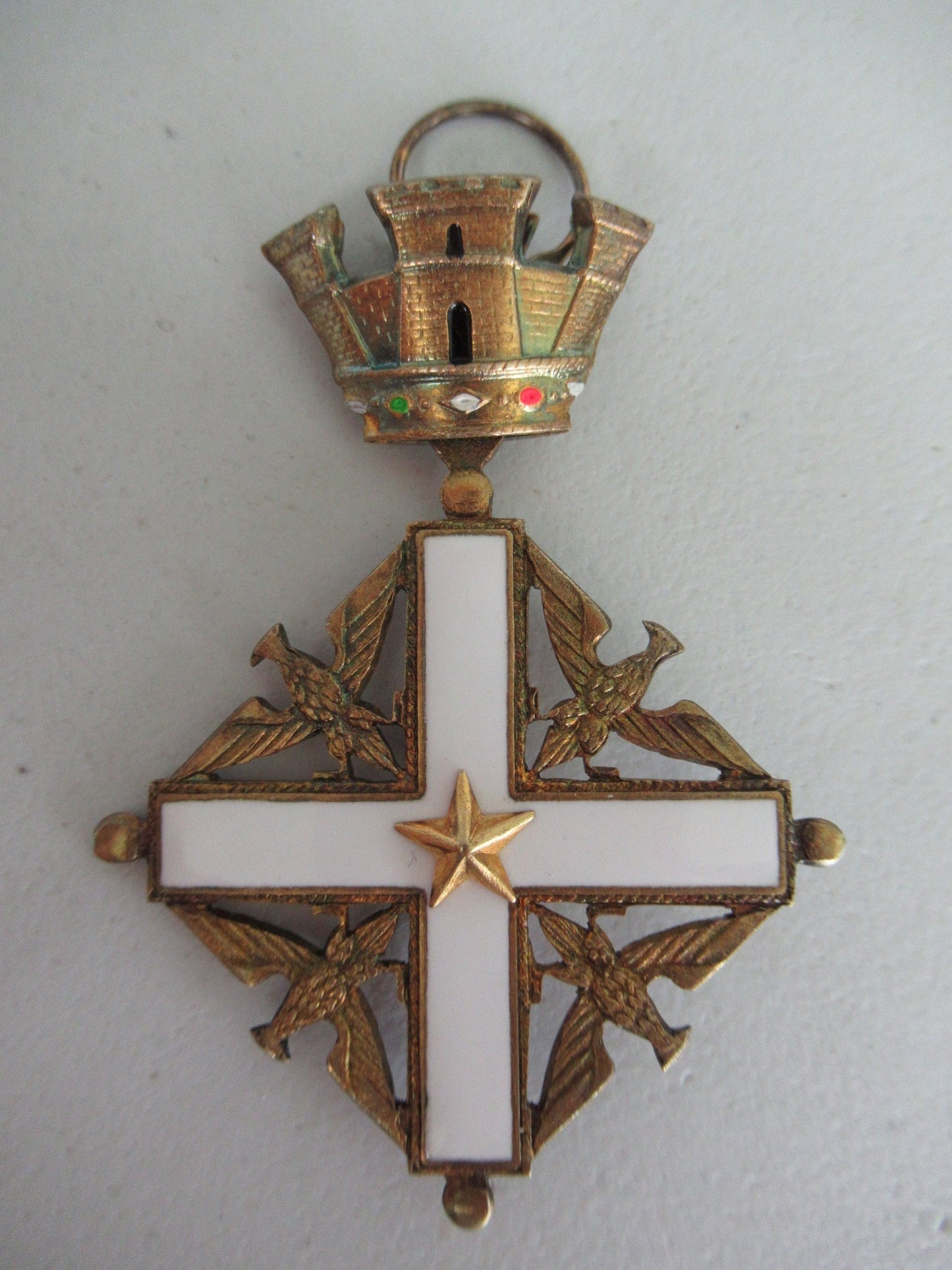 Italy  Order of Merit commander grade neck badge. Missing cravat.