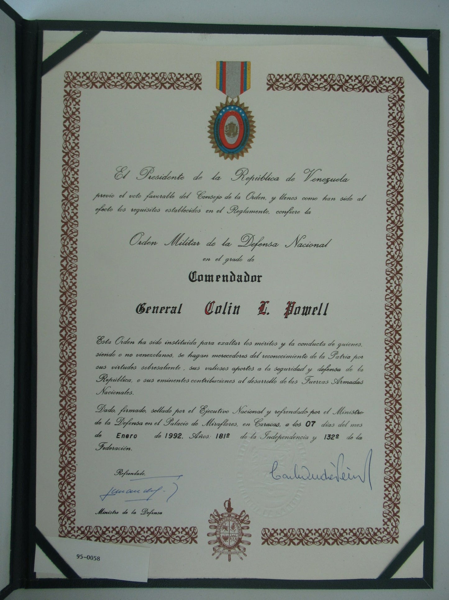 USA VENEZVUELA MILITARY ORDER FOR NATIONAL DEFENSE GRAND OFFICER SET. CASED. COMES WITH DOCUMENT AWARDED TO COLIN POWELL!