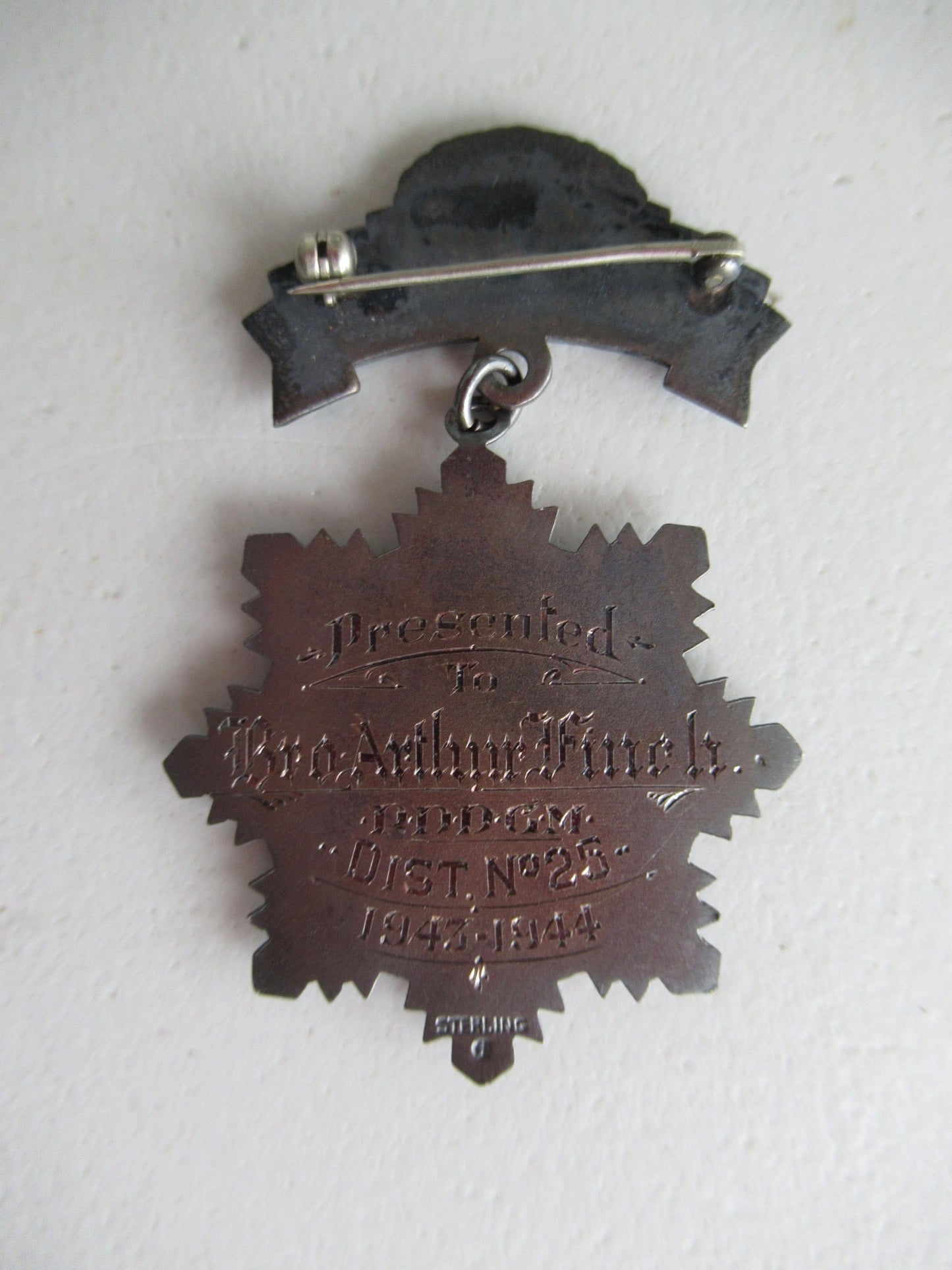 CANADA 1944 masonic lodge membership medal. NAMED. DATED. SILVER. MARKED STERLING! IN ORIGINAL POUCH.