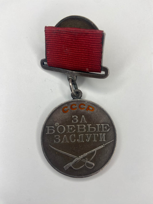 SOVIET RUSSIA MILITARY MERIT MEDAL ON SMALL RIBBON #8,420. ORIGINAL. R