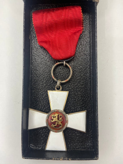 FINLAND ORDER OF THE LION KNIGHT GRADE. CASED. EF