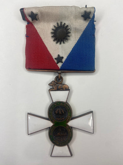 USA ARMY OF THE PHILLIPINES SOCIETY BADGE MEDAL. TYPE 1 ON ORIGINAL RIBBON