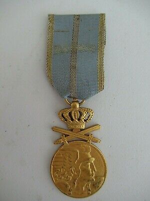 ROMANIA KINGDOM AIR FORCE BRAVERY MEDAL W/ SWORDS 1ST CLASS WITH RIBBO