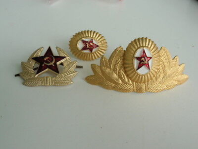 苏联俄罗斯 3 种不同的遮阳帽徽章。原始问题。勋章