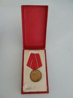 ROMANIA SOCIALIST ARMY BRAVERY MEDAL 1ST CLASS RSR. BOXED. RARE VF+