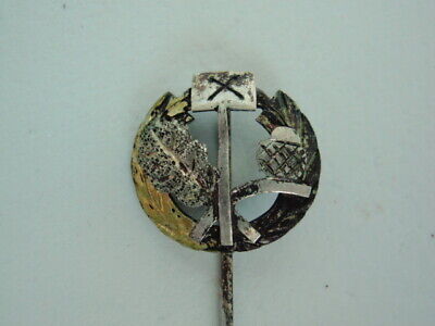 GERMANY DEMOCRATIC POLITICAL PARTY PIN MEDAL. SILVER. RARE