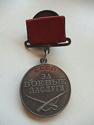 SOVIET RUSSIA MILITARY MERIT MEDAL ON SMALL RIBBON #8,420. ORIGINAL. R