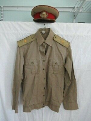 罗马尼亚社会主义将军的衬衫和帽子。制服。原始问题。梅达