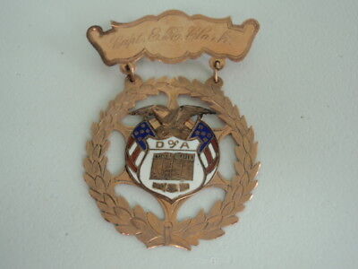 USA REGIMENT BADGE. NAMED AND ENGRAVED. GOLD. VERY RARE! VF+