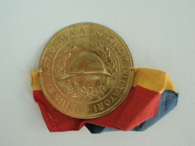 ROMANIA KINGDOM WWI VETERAN'S OF WAR SOCIETY BADGE WITH RIBBON. RARE!