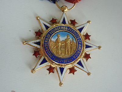 USA DAUGHTERS OF FOUNDERS & PATRIOTS OF AMERICA SOCIETY BADGE MEDAL. G