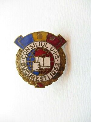 ROMANIA SOCIALIST RPR 1952 BUCHAREST U. I. S. COMPETATIVE BADGE MEDAL.