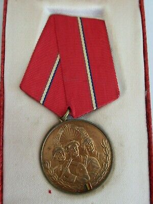 ROMANIA SOCIALIST ARMY BRAVERY MEDAL 1ST CLASS RSR. BOXED. RARE VF+