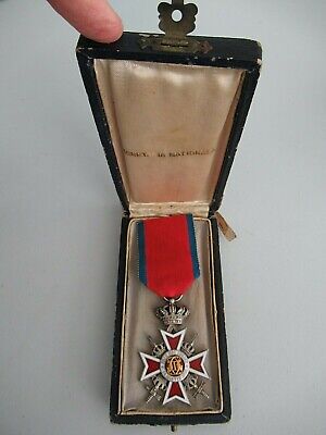 ROMANIA KINGDOM CROWN ORDER KNIGHT GRADE W/ SWORDS. TYPE 2. CASED.