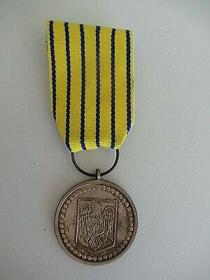 ROMANIA  MILITARY BRAVERY MEDAL 2000 2ND CLASS. RARE.