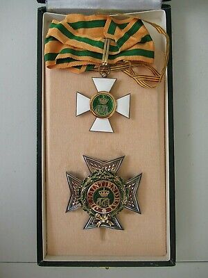 卢森堡橡树王冠勋章。大官套装。银。盒装。