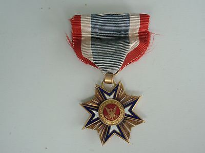 USA LEGION OF MERIT SOCIETY BADGE MEDAL. MADE IN GOLD. DOUBLE NUMBERED