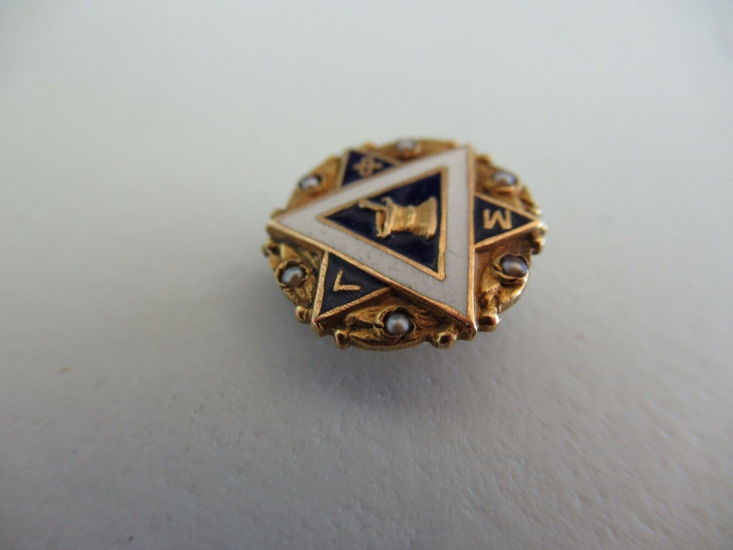 USA FRATERNITY PIN GAMMA SIGMA PHI. MADE IN GOLD 14K. NAMED. MARKED. 8