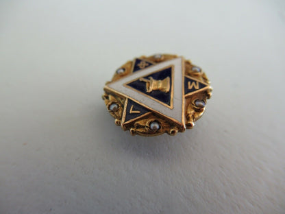 USA FRATERNITY PIN GAMMA SIGMA PHI. MADE IN GOLD 14K. NAMED. MARKED. 8