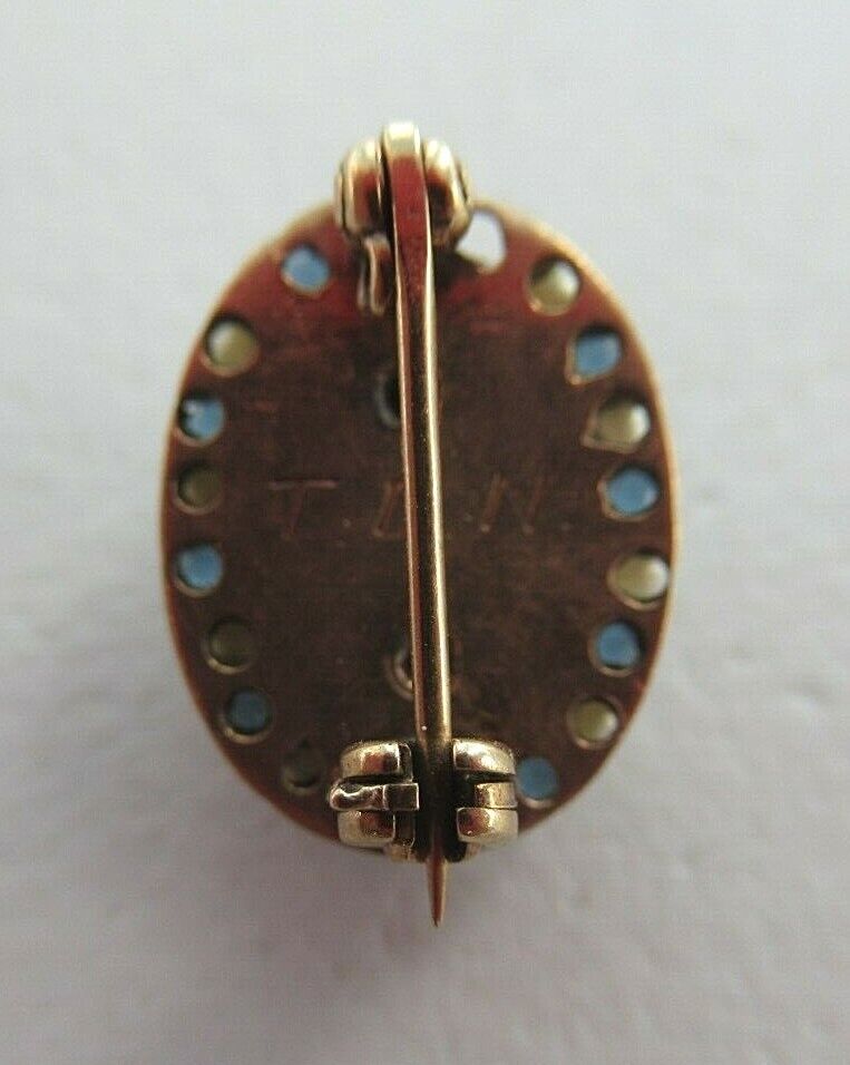 USA FRATERNITY PIN ALPHA THETA PI. MADE IN GOLD. RUBIES. NAMED. 1504