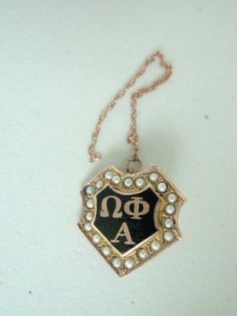 美国兄弟会 PIN OMEGA PHI ALPHA。 14K 金制成。第523章